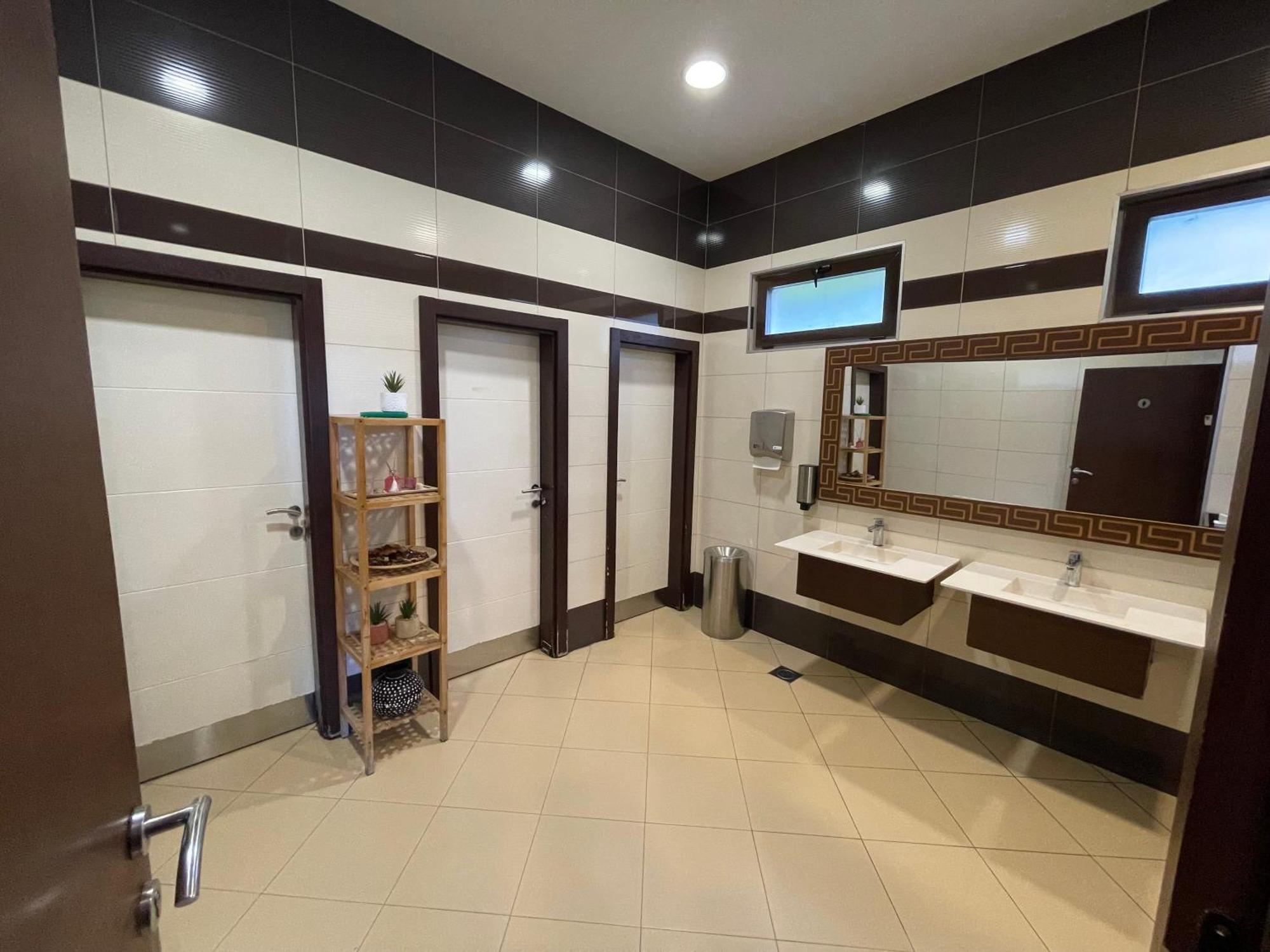 Amazona Hotel Pristina Kültér fotó