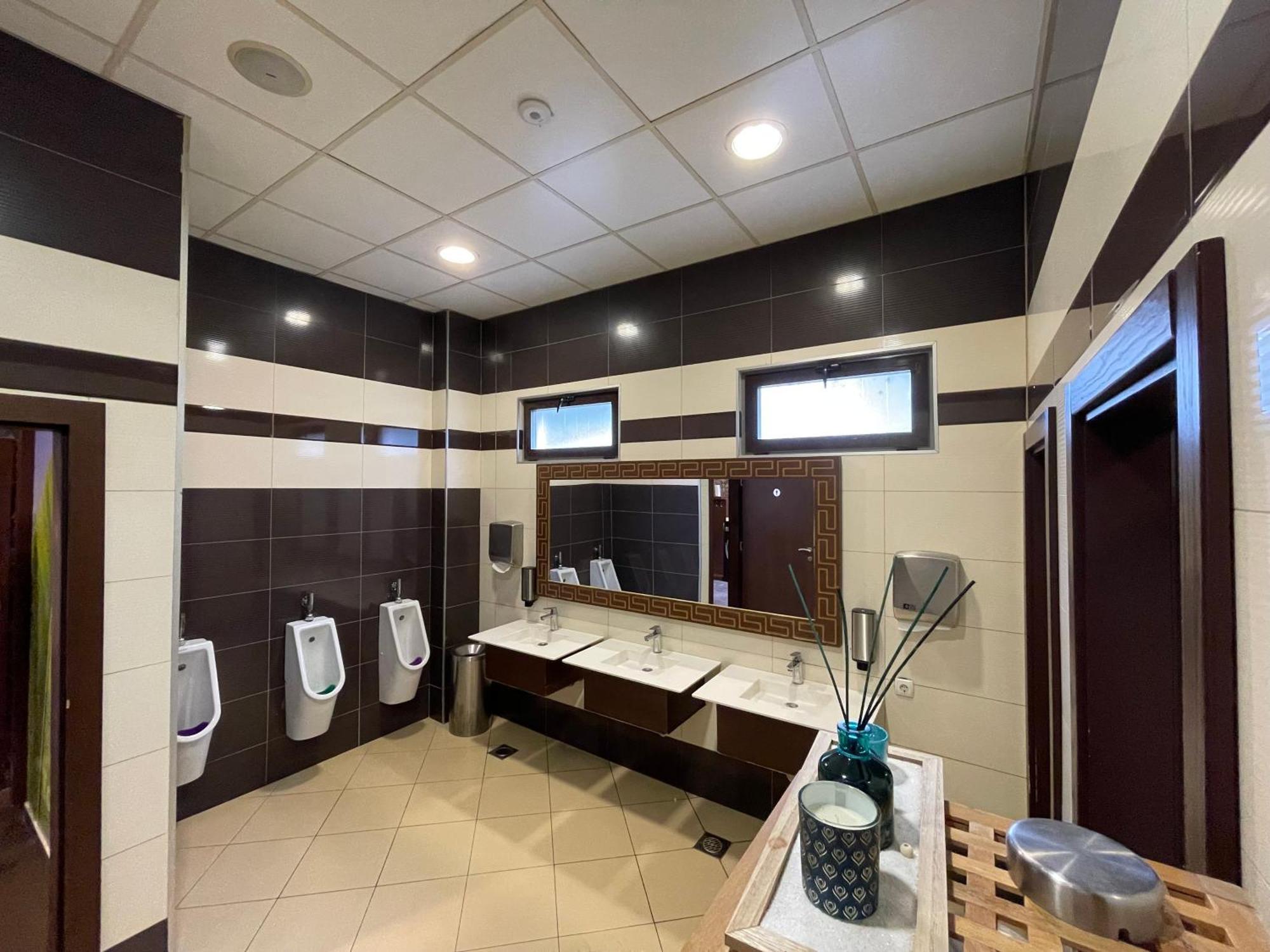 Amazona Hotel Pristina Kültér fotó