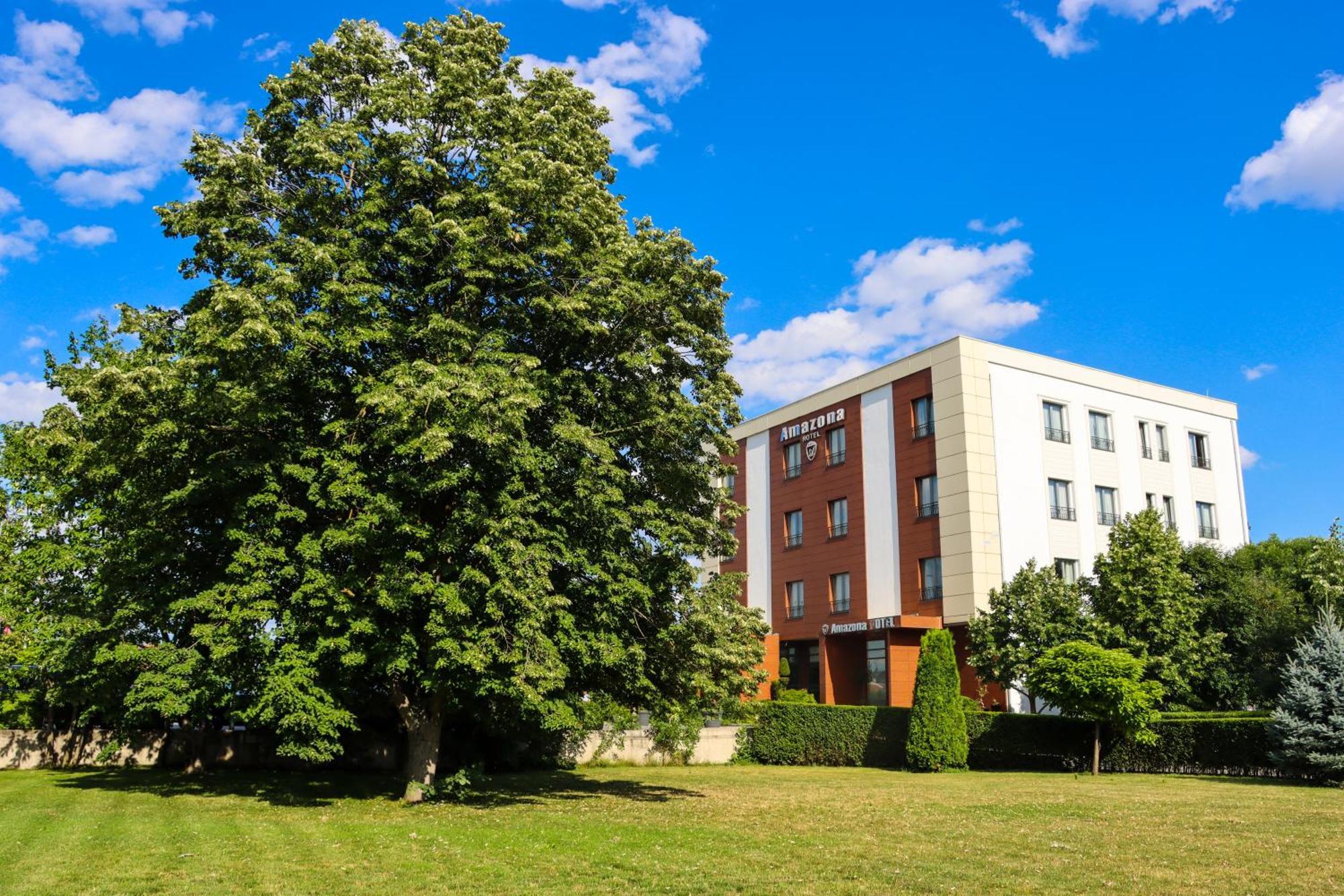 Amazona Hotel Pristina Kültér fotó