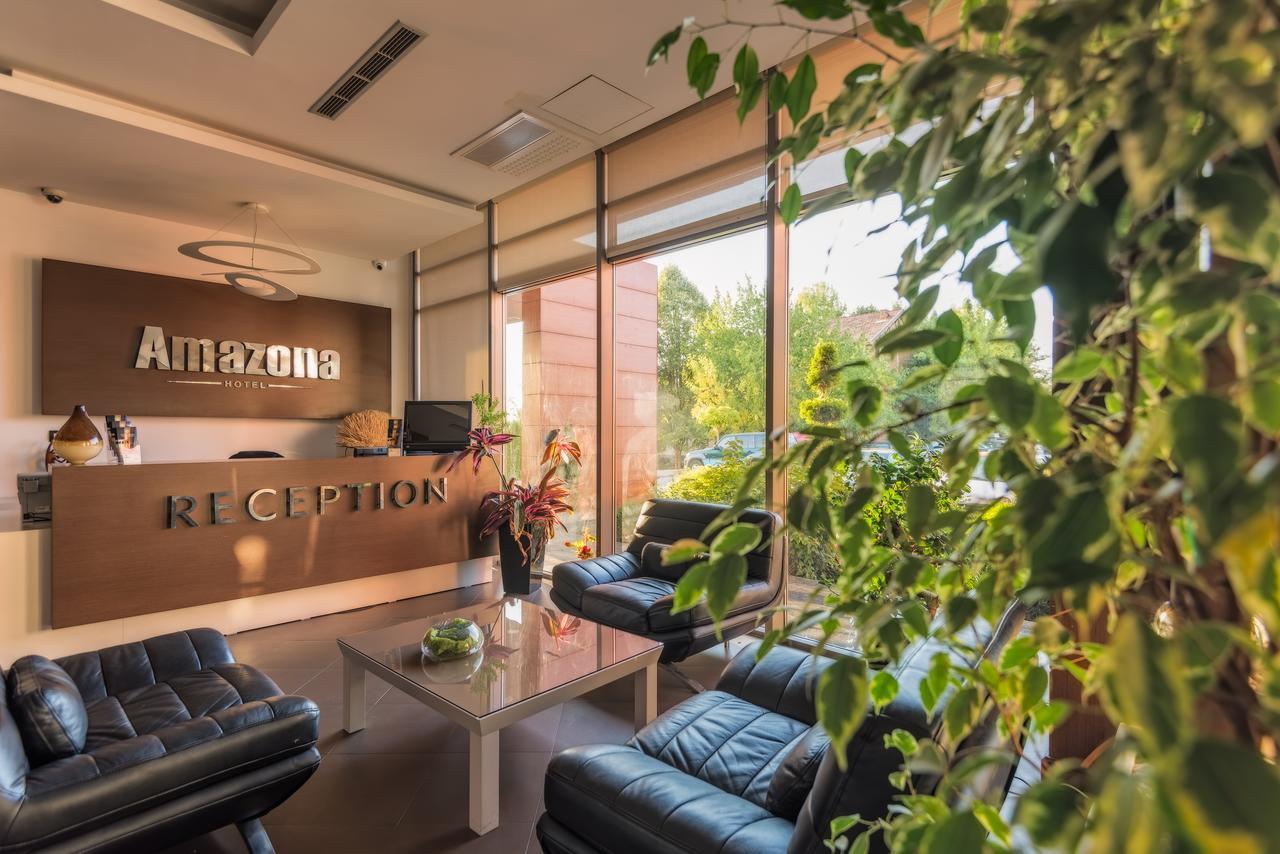 Amazona Hotel Pristina Kültér fotó
