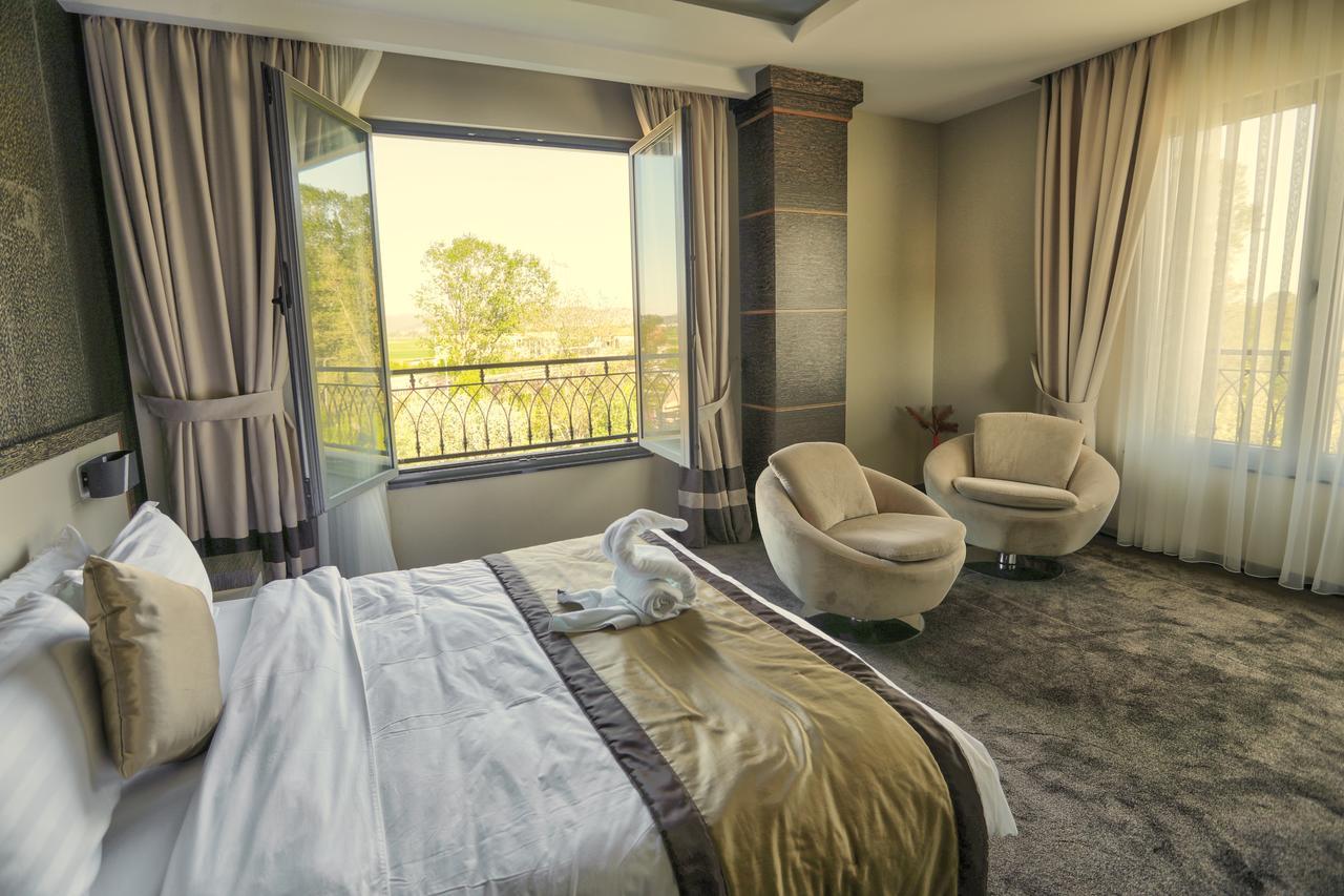 Amazona Hotel Pristina Kültér fotó
