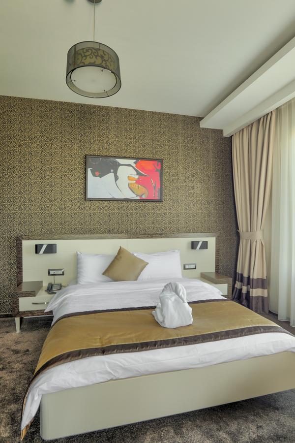 Amazona Hotel Pristina Kültér fotó