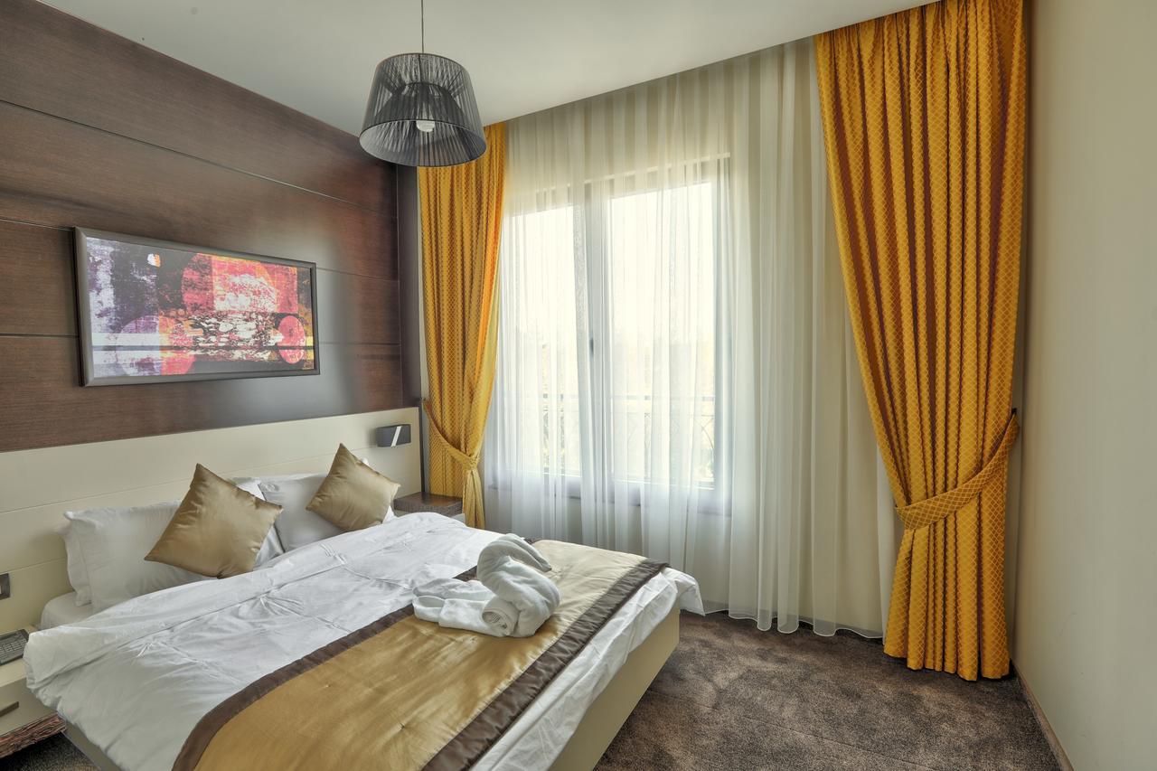 Amazona Hotel Pristina Kültér fotó