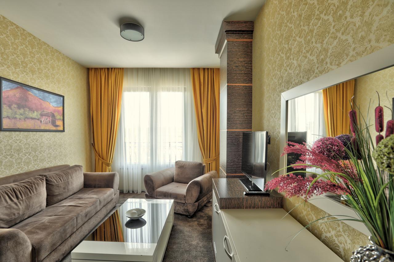 Amazona Hotel Pristina Kültér fotó